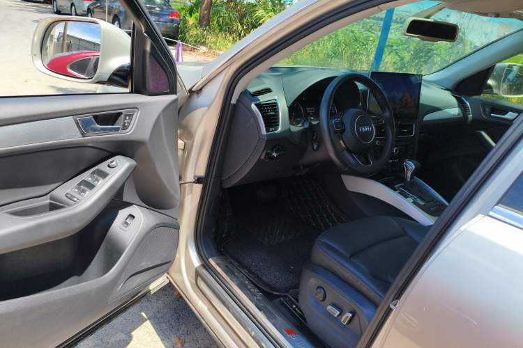Used Audi Q5 2016 40 TFSI Technology Edition Interior 3