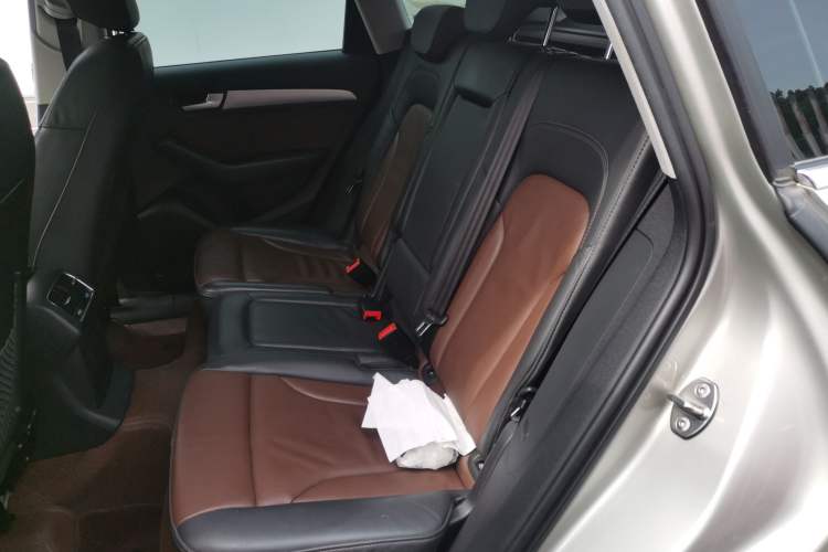 Used Audi Q5 2016 40 TFSI Technology Edition Interior 4