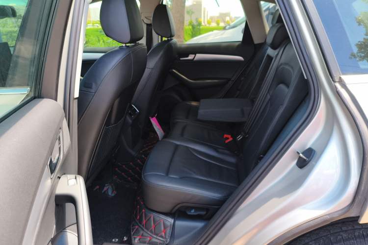 Used Audi Q5 2016 40 TFSI Technology Edition Interior 4
