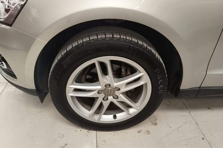 Used Audi Q5 2016 40 TFSI Comfort Model Left Front Wheel Hub