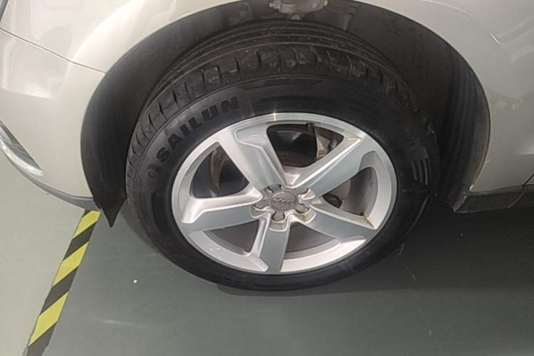 Used Audi Q5 2016 40 TFSI Technology Edition Left Front Wheel Hub