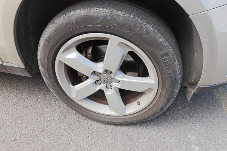 Used Audi Q5 2016 40 TFSI Technology Edition Right Front Wheel Hub