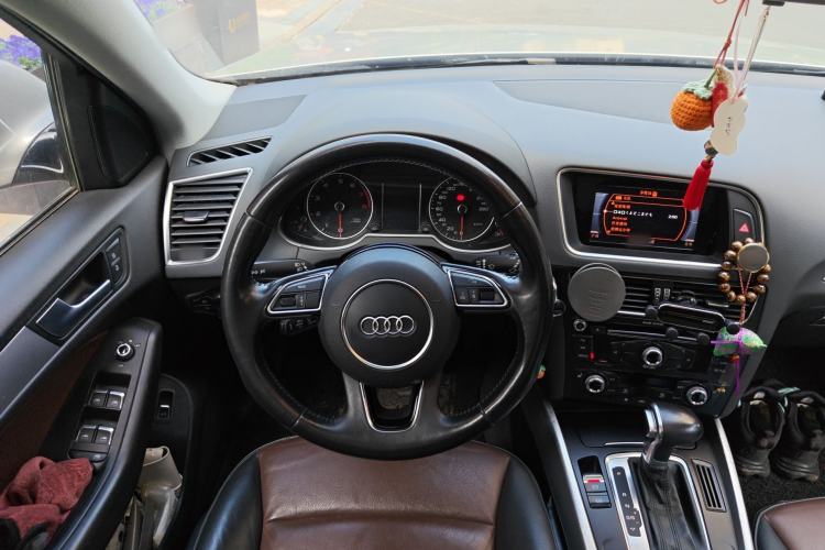 Used Audi Q5 2016 40 TFSI Technology Edition Steering Wheel