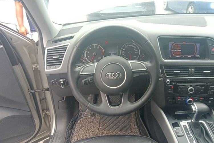 Used Audi Q5 2016 40 TFSI Trendy Edition Steering Wheel