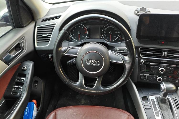 Used Audi Q5 2016 40 TFSI Trendy Edition Steering Wheel