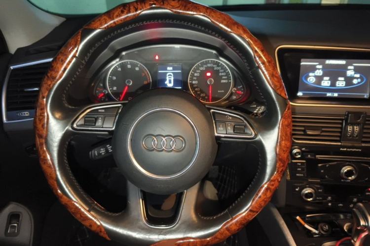 Used Audi Q5 2016 40 TFSI Technology Edition Steering Wheel