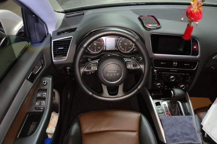 Used Audi Q5 2016 40 TFSI Technology Edition Steering Wheel