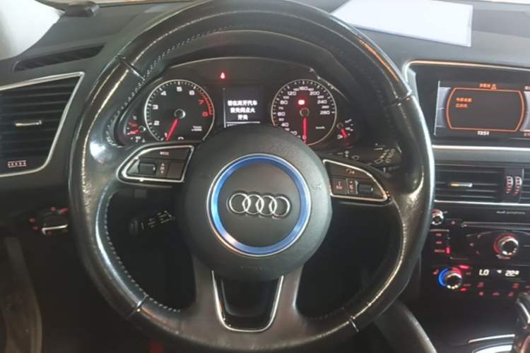Used Audi Q5 2016 40 TFSI Technology Edition Steering Wheel