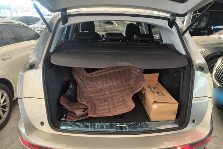 Used Audi Q5 2016 40 TFSI Trendy Edition Trunk