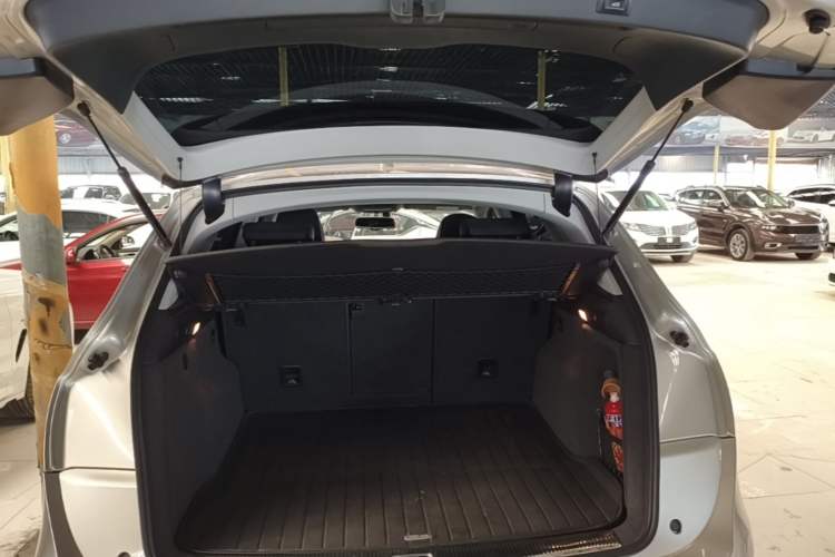 Used Audi Q5 2016 40 TFSI Comfort Model Trunk