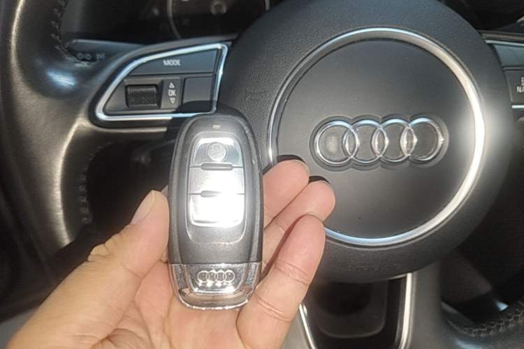Used Audi Q5 2016 40 TFSI Technology Edition Vehicle Key