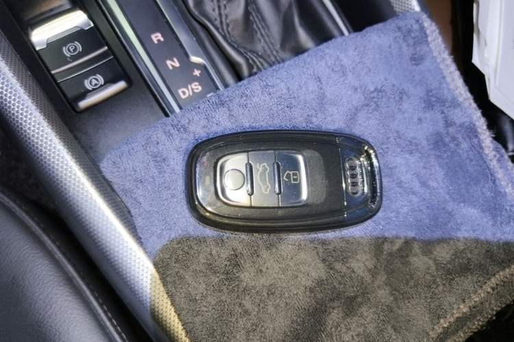 Used Audi Q5 2016 40 TFSI Technology Edition Vehicle Key