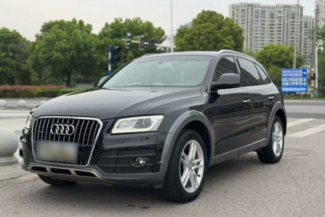 Used Audi Q5 2017 Plus 40 TFSI Technology Model