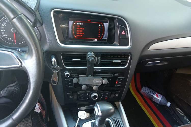 Used Audi Q5 2017 Plus 40 TFSI Ambition Model Audio And AC Panel