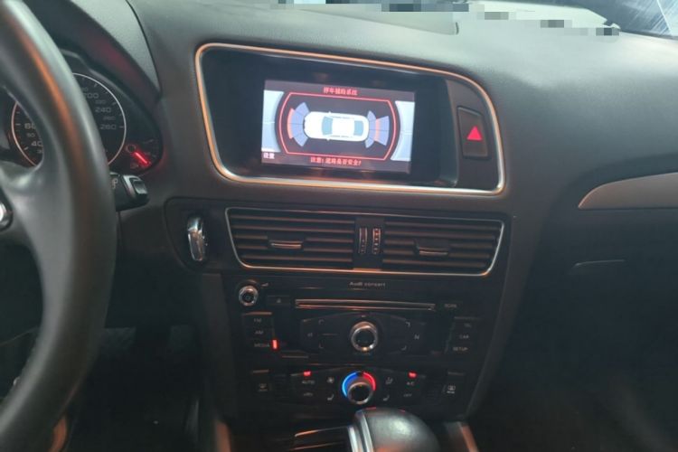 Used Audi Q5 2017 Plus 40 TFSI Ambition Model Audio And AC Panel