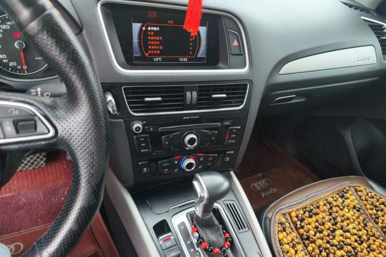Used Audi Q5 2017 Plus 40 TFSI Ambition Model Audio And AC Panel