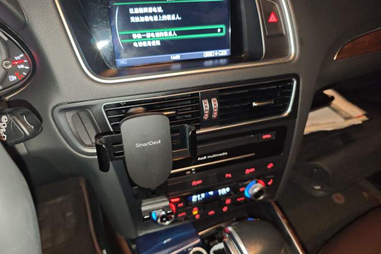 Used Audi Q5 2017 40 TFSI Comfort Model Audio And AC Panel