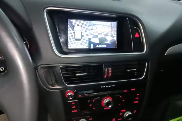 Used Audi Q5 2017 Plus 40 TFSI Technology Model Audio And AC Panel