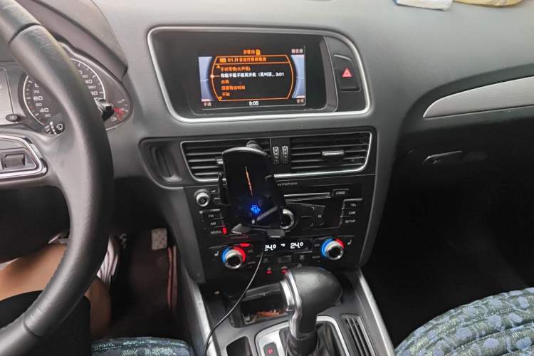 Used Audi Q5 2017 Plus 40 TFSI Technology Model Audio And AC Panel