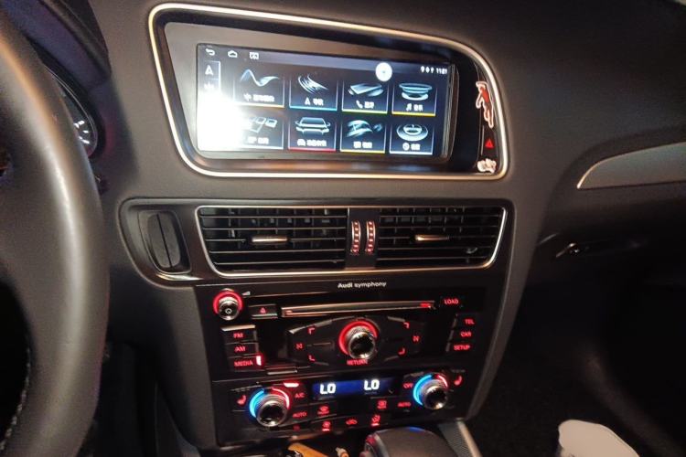 Used Audi Q5 2017 Plus 40 TFSI Technology Model Audio And AC Panel