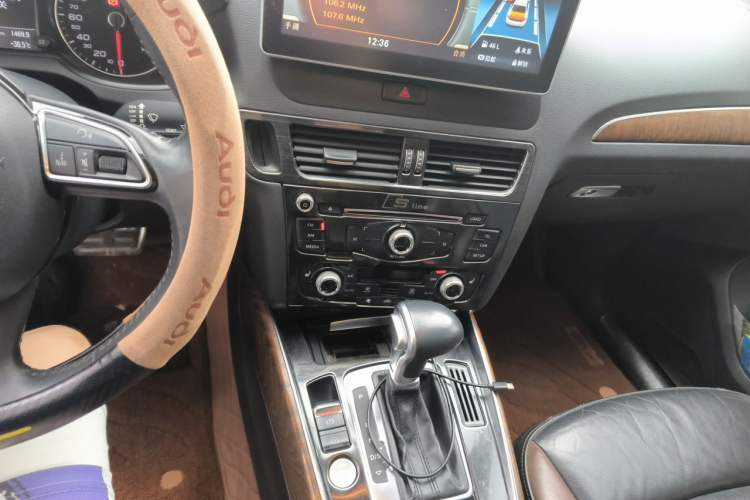 Used Audi Q5 2017 Plus 40 TFSI Technology Model Audio And AC Panel
