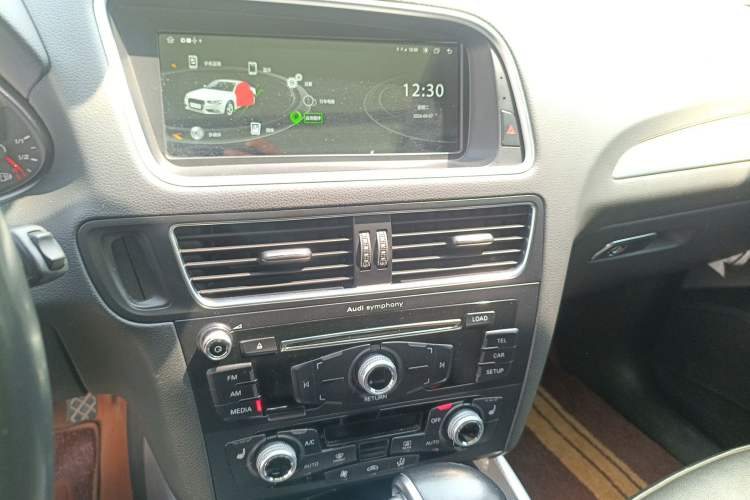 Used Audi Q5 2017 Plus 40 TFSI Technology Model Audio And AC Panel
