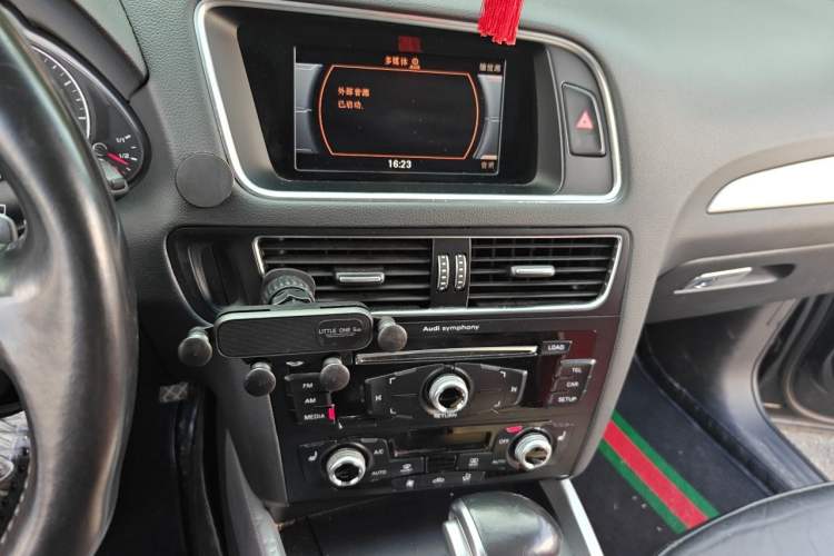 Used Audi Q5 2017 40 TFSI Technology Edition Audio And AC Panel