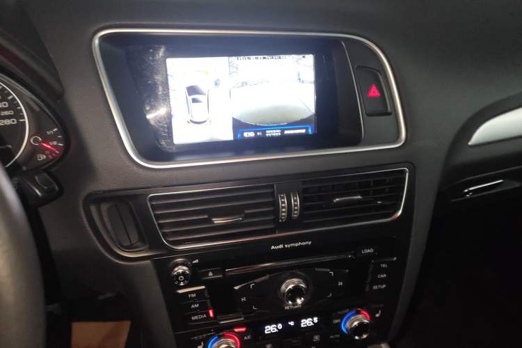 Used Audi Q5 2017 Plus 40 TFSI Technology Model Audio And AC Panel
