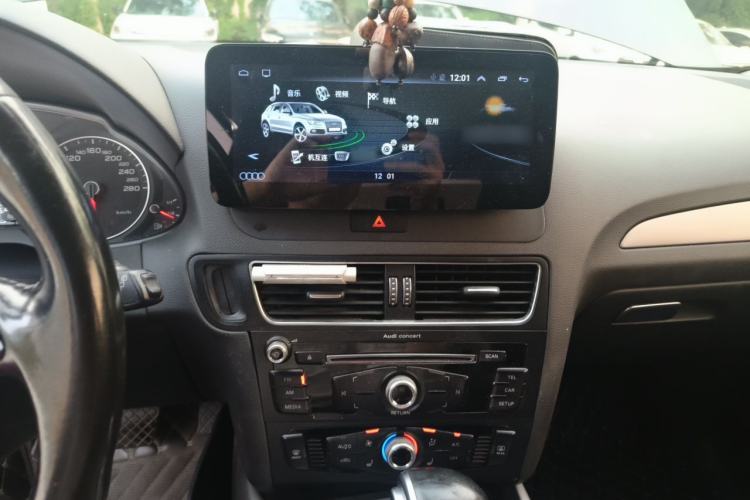 Used Audi Q5 2017 40 TFSI Ambition Edition Audio And AC Panel