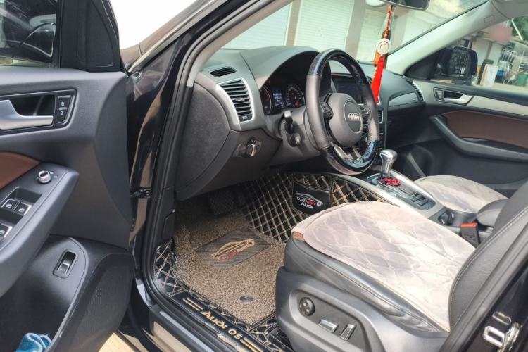 Used Audi Q5 2017 Plus 40 TFSI Technology Model Driver Seat