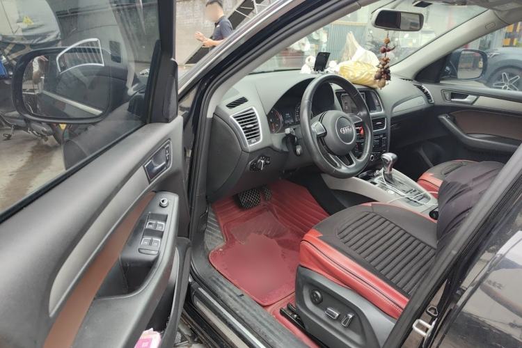 Used Audi Q5 2017 Plus 40 TFSI Ambition Model Driver Seat