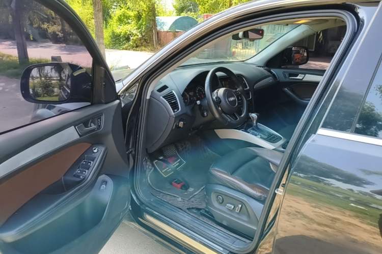 Used Audi Q5 2017 Plus 40 TFSI Technology Model Driver Seat