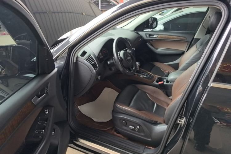 Used Audi Q5 2017 40 TFSI Technology Edition Driver Seat