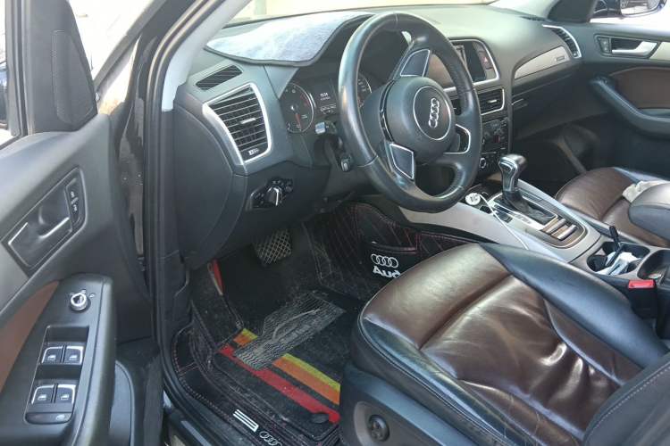 Used Audi Q5 2017 Plus 40 TFSI Ambition Model Driver Seat