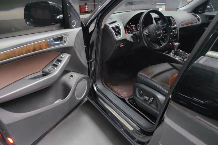 Used Audi Q5 2017 40 TFSI Comfort Model Driver Seat