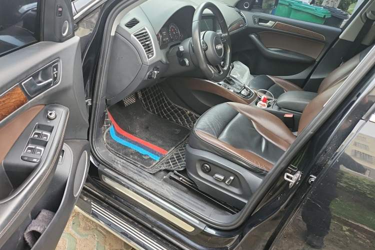 Used Audi Q5 2017 Plus 40 TFSI Comfort Model Driver Seat