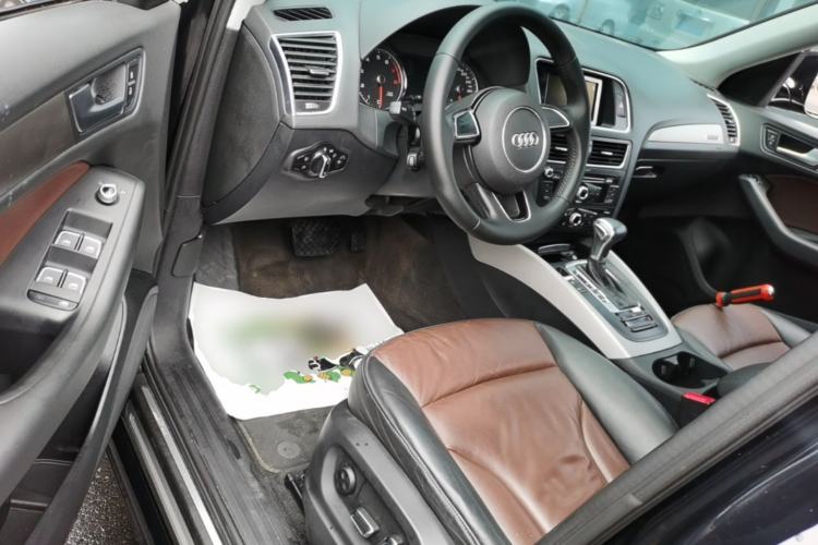 Used Audi Q5 2017 Plus 40 TFSI Ambition Model Driver Seat