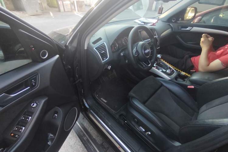 Used Audi Q5 2017 40 TFSI Dynamic Edition Driver Seat