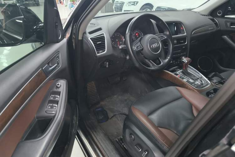 Used Audi Q5 2017 40 TFSI Comfort Model Driver Seat