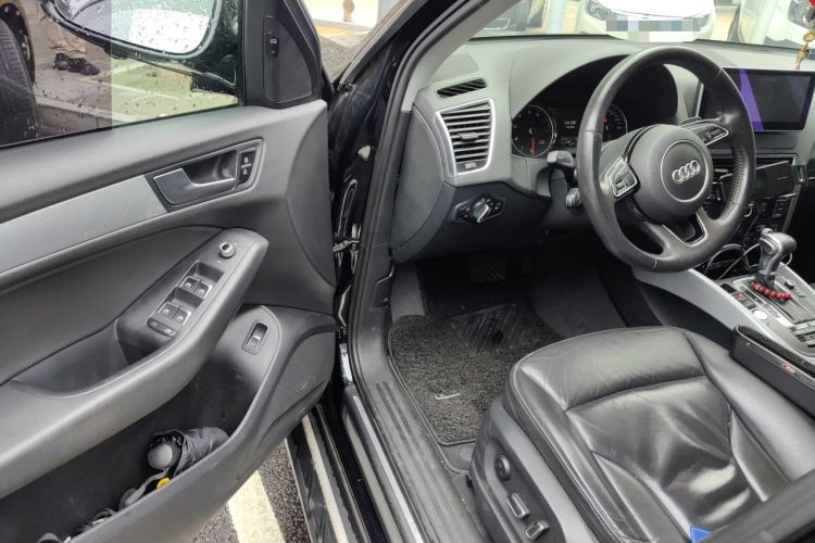 Used Audi Q5 2017 40 TFSI Technology Edition Driver Seat