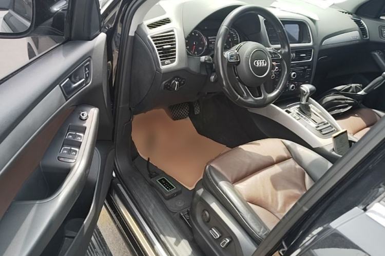 Used Audi Q5 2017 40 TFSI Ambition Edition Driver Seat