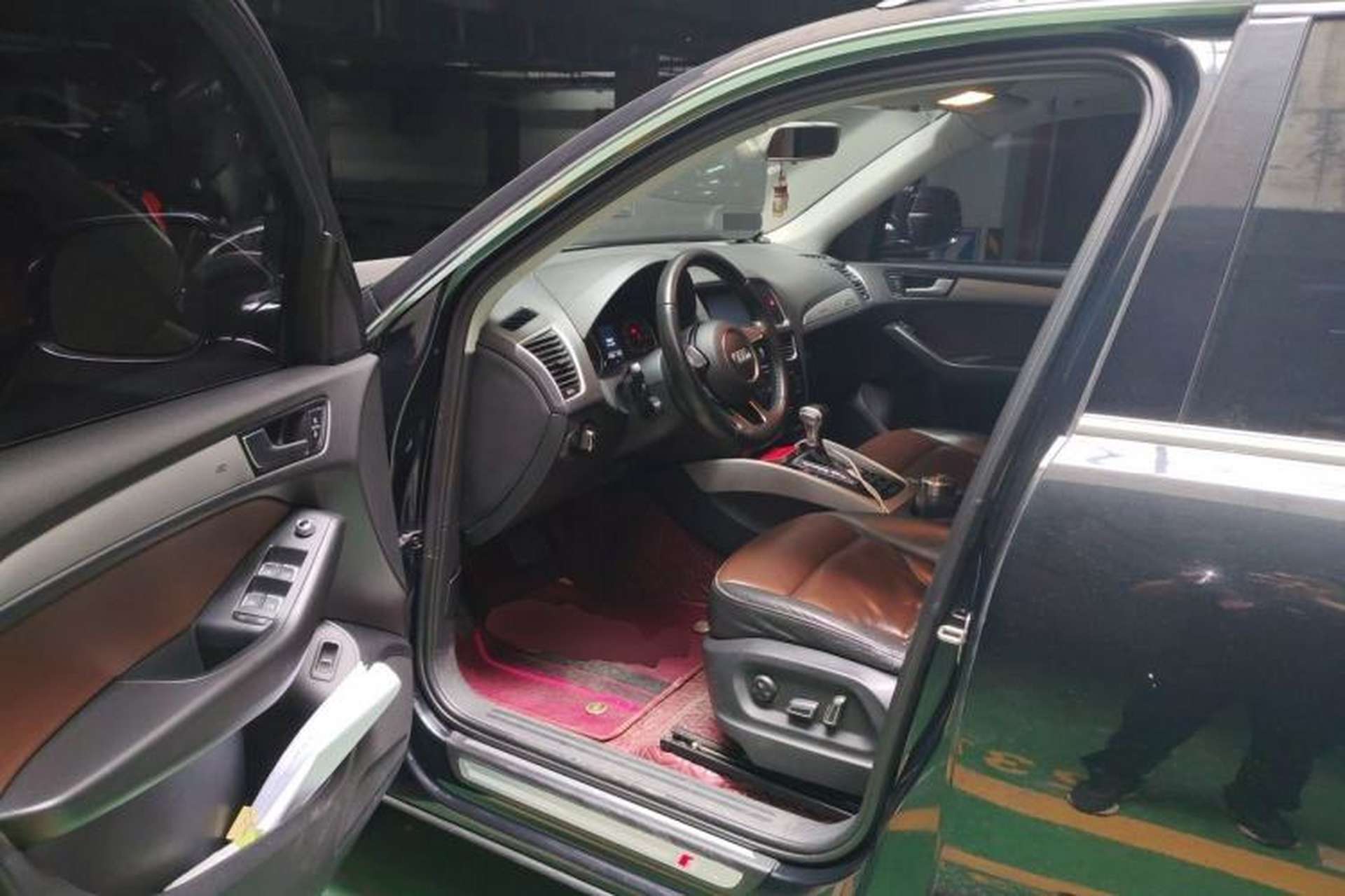 Used Audi Q5 2017 Plus 40 TFSI Ambition Model Driver Seat