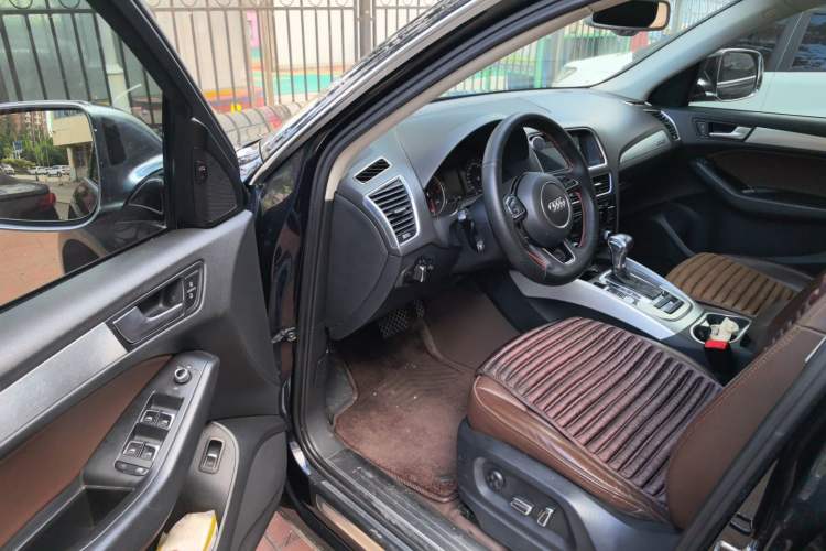 Used Audi Q5 2017 40 TFSI Technology Edition Driver Seat