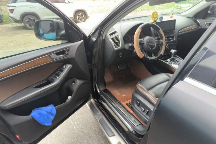Used Audi Q5 2017 Plus 40 TFSI Technology Model Driver Seat