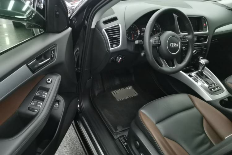 Used Audi Q5 2017 Plus 40 TFSI Technology Model Driver Seat