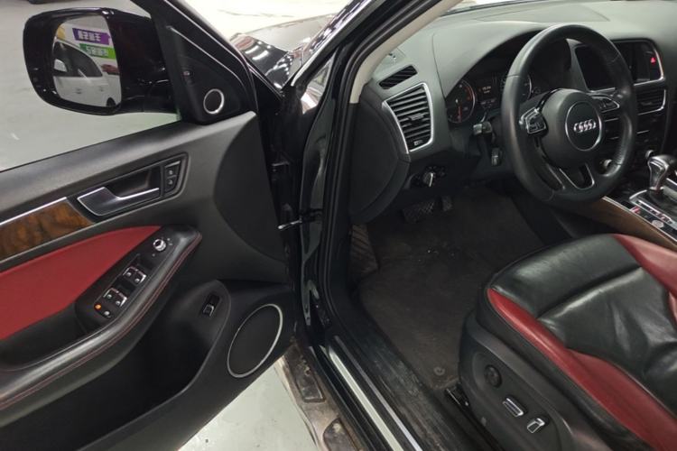 Used Audi Q5 2017 40 TFSI Technology Edition Driver Seat