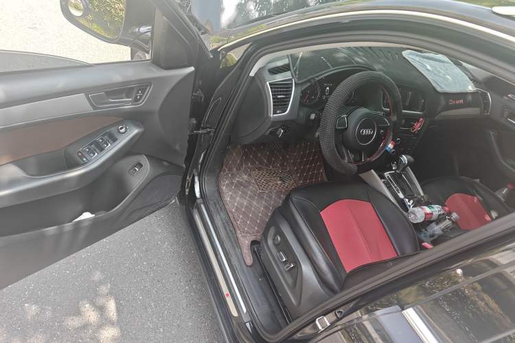 Used Audi Q5 2017 Plus 40 TFSI Ambition Model Driver Seat