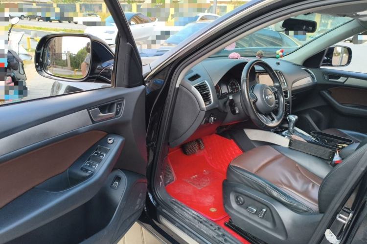 Used Audi Q5 2017 40 TFSI Ambition Edition Driver Seat