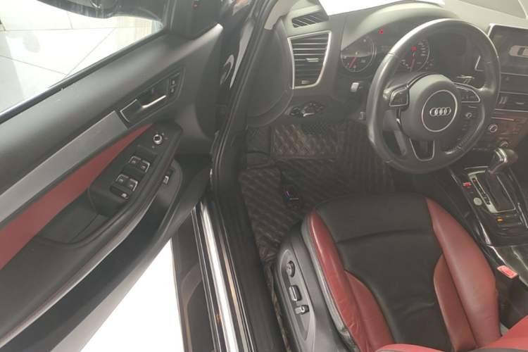 Used Audi Q5 2017 Plus 40 TFSI Technology Model Driver Seat