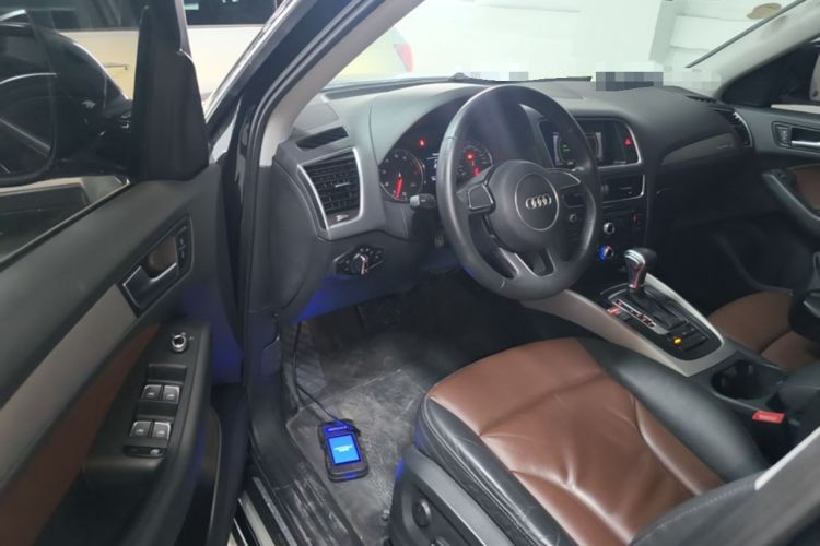 Used Audi Q5 2017 Plus 40 TFSI Ambition Model Driver Seat